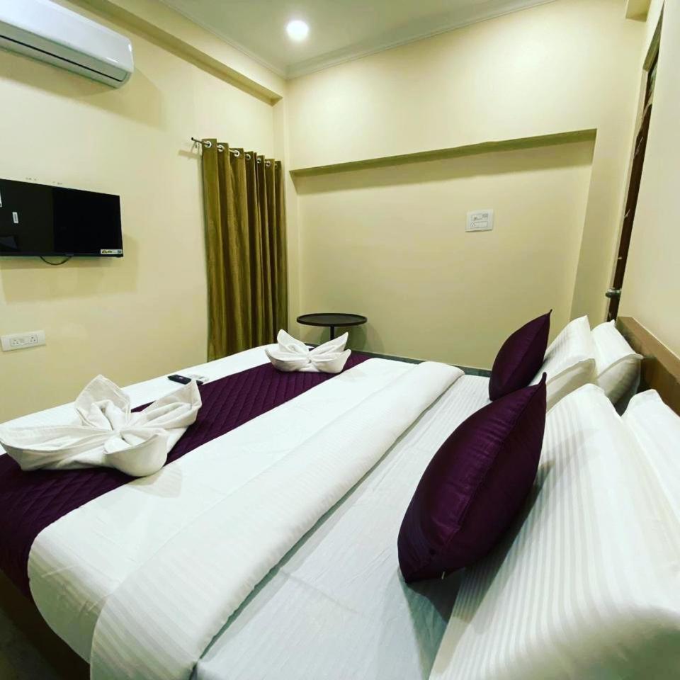 Hotel Kp Suites Metro Hyderabad Eksteriør bilde